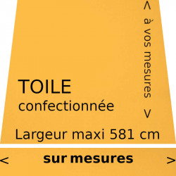 Toile unie couleur jaune (RAL 1003) confectionnée avec son lambrequin de forme droite.